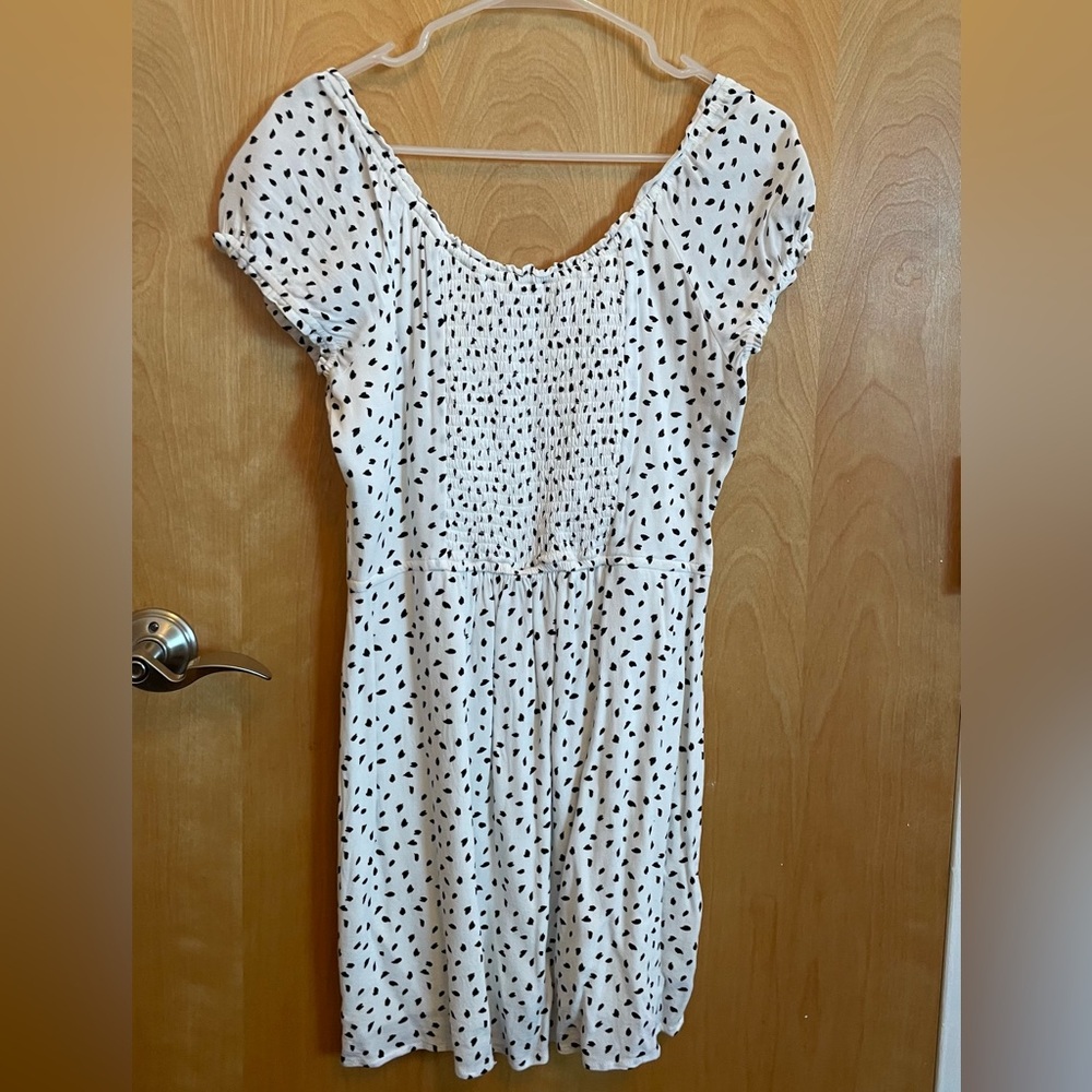Abercrombie & Fitch, White Dotted Smocked Sundress, Size Medium, like new